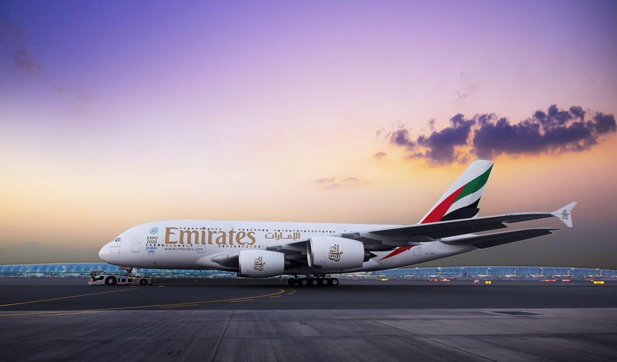 Her-Går-Det-Godt-på-Business-Class-med-Emirates - Two-class-A380-exterior-shot.jpg