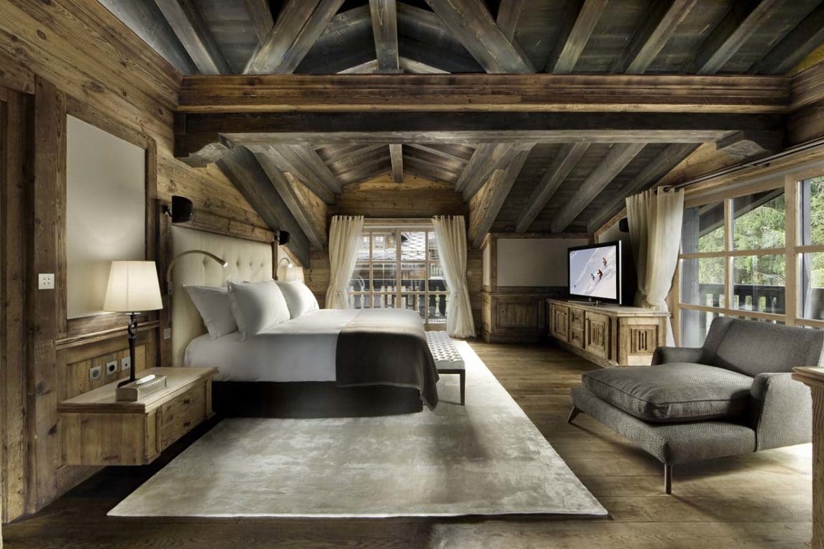 Porsche-på-pisterne - chalet-edelweiss-courchevel-1850-master-bedroom-1.jpg