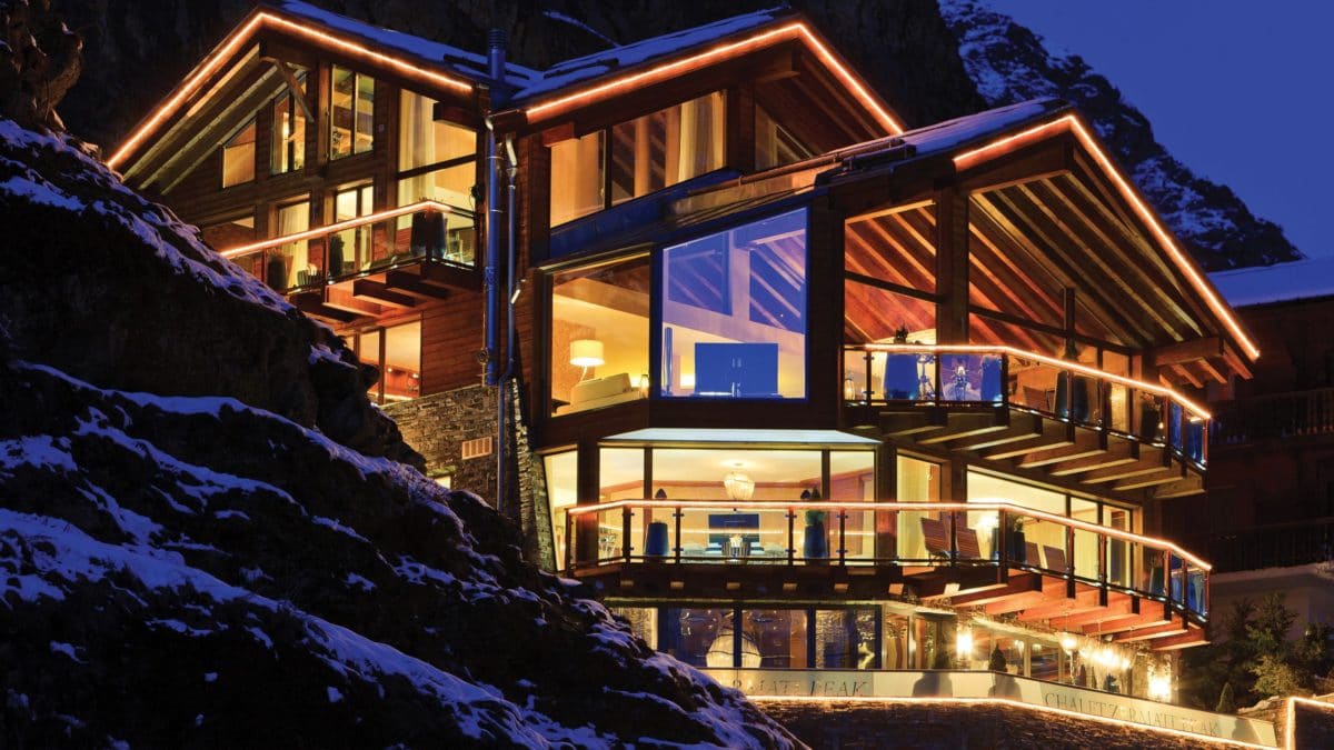 Porsche-på-pisterne - chalet_zermatt_peak_01.jpg