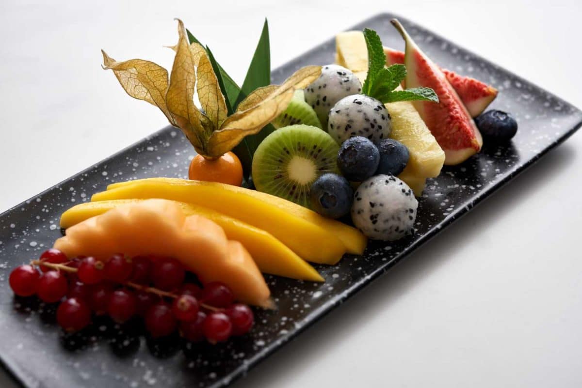 Qatar-Airways-Qsuite-business-class - FB_FIRST-AND-BUSINESS-CLASS-FRESH-FRUIT-PLATTER.jpeg